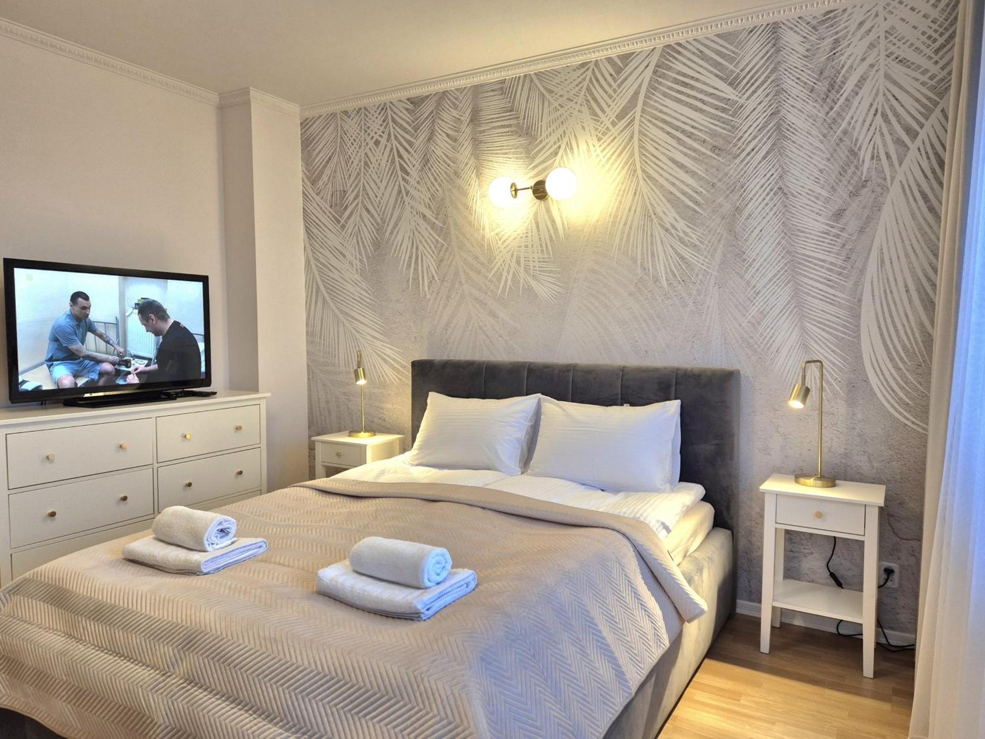 - Lux Apartment *